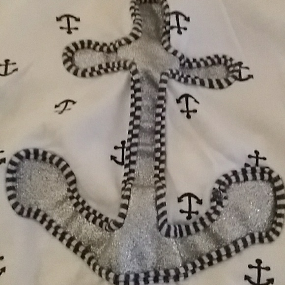 shirt - Picture 2 of 3